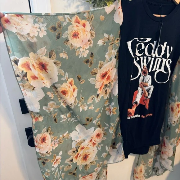 Custom Teddy Swims Concert Tee with Floral Kimono Sleeves - Picture 2 of 6